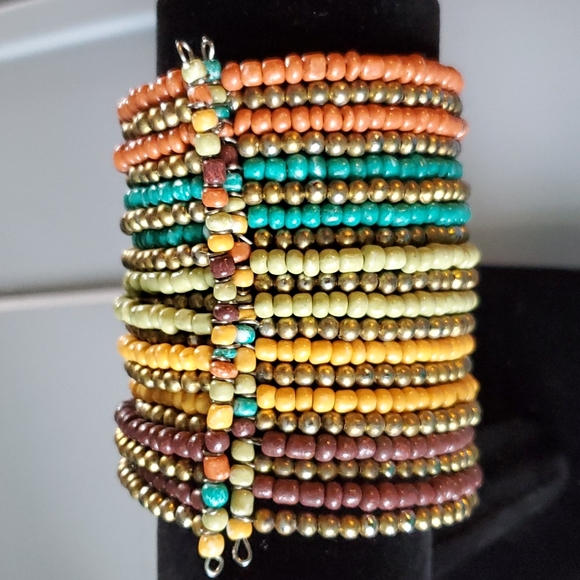 Multi-color expandable bracelet and earrings. - Picture 3 of 4